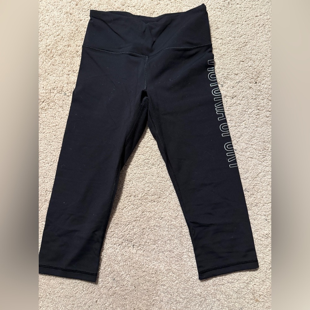Victoria's Secret Capri Black Leggings